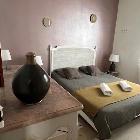 Agreable Maison De Ville Avec Une Belle Terrasse อองเกลต์ ภายนอก รูปภาพ