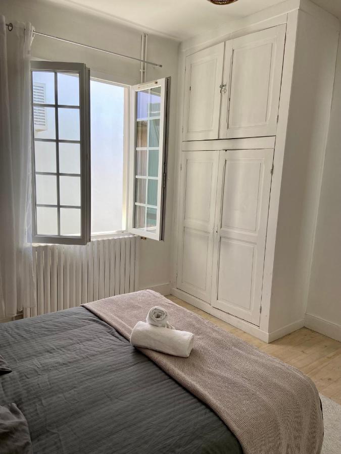 Agreable Maison De Ville Avec Une Belle Terrasse อองเกลต์ ภายนอก รูปภาพ