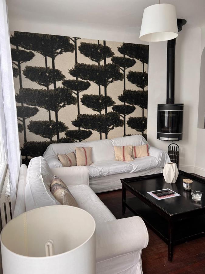 Agreable Maison De Ville Avec Une Belle Terrasse อองเกลต์ ภายนอก รูปภาพ