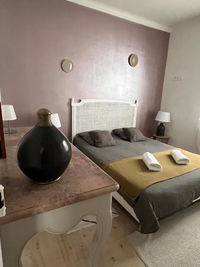 Agreable Maison De Ville Avec Une Belle Terrasse อองเกลต์ ภายนอก รูปภาพ